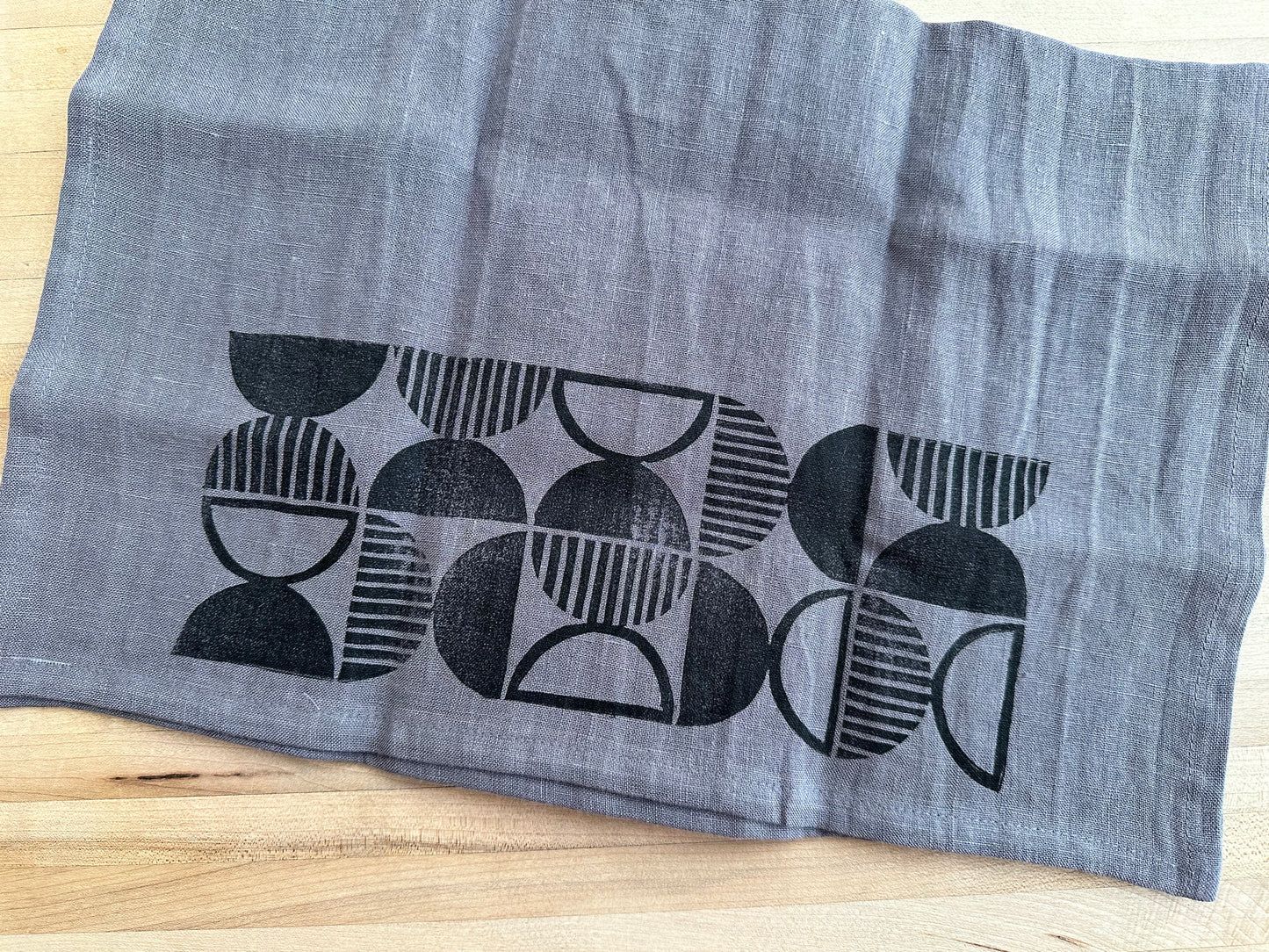 Organic linen tea towel - modern circles